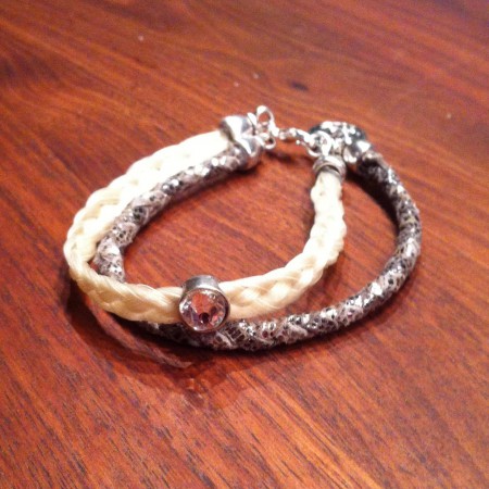 Dubbele armband met leer en vlecht paardenhaar